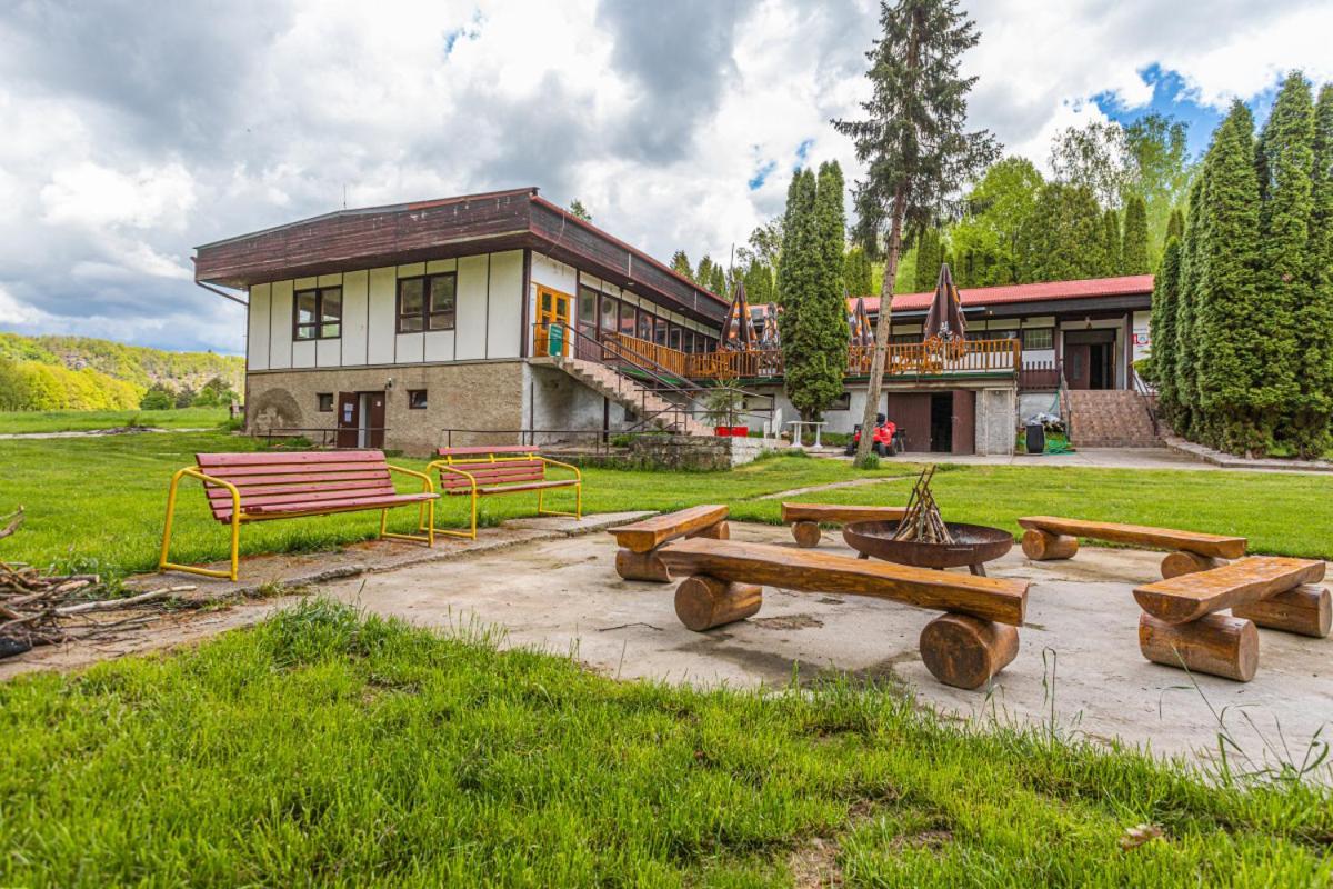 Andelska Laguna Slapy * Nalzovice